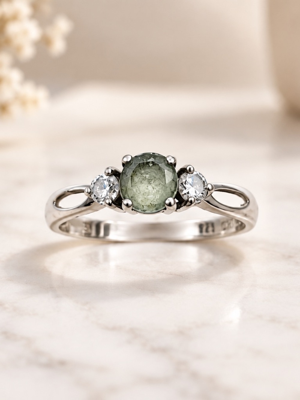 Size 8 Topaz 925 Sterling Silver Ring